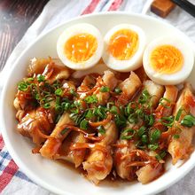 お酢でさっぱり生姜で風味UP！鶏もも肉の甘酢生姜煮