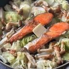 味噌ダレがたまらない！塩鮭で野菜たっぷりちゃんちゃん焼き