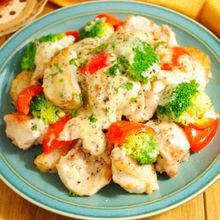 【鶏肉のゴロゴロホットサラダ】濃厚マスタードマヨソースがけ♡