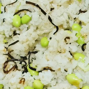 しゃきぴよラブの作ってみた!投稿(この旨味はたまらない♪おかわり必須♪枝豆と塩昆布の混ぜご飯♪)