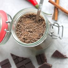 アステカ風のホットチョコレートドリンク。
