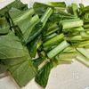 ご飯がすすむ「豚と小松菜の塩こんぶ炒め」の下準備
