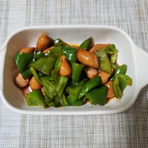 とももの作ってみた!投稿(ピーマンとウインナーのスイートチリ炒め♪食材2つで簡単おかず)