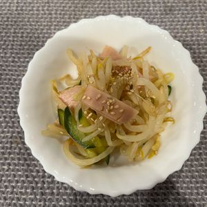 りんごの作ってみた!投稿(抱えて食べたい♡【しゃきしゃきもやしの中華サラダ】)