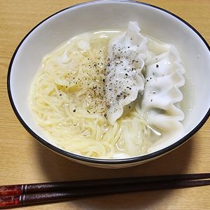 ナムディの作ってみた!投稿(【エビ餃子塩ラーメン】冷凍餃子活用で簡単おうちラーメン♪)