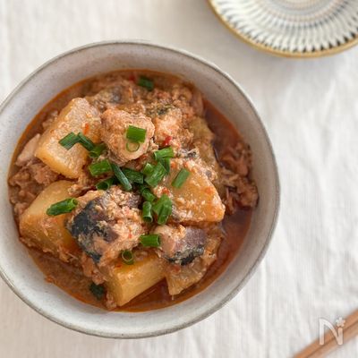 ピリ辛こっくりみそ味【鯖缶で作るサバ大根】