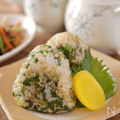 高菜じゃこのもち麦おにぎり