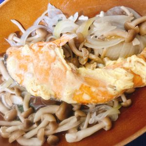煌蓮mamの作ってみた!投稿(切って包んで蒸すだけ!『フライパンDE塩鮭のホイル焼き』)