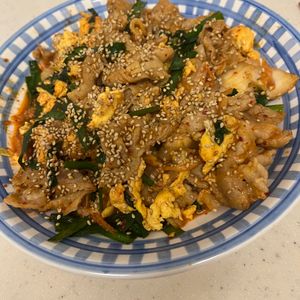 804704の作ってみた!投稿(【ボリューム満点！ニラたま豚キムチ】めちゃ旨スタミナおかず)