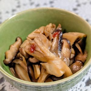 まゆのの作ってみた!投稿(常備菜に＊きのこのピリ辛炒め)