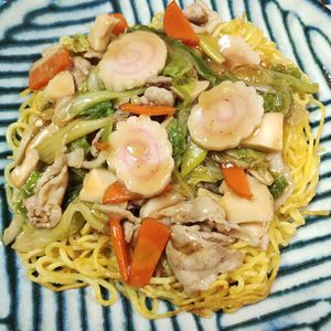 M＊Pの作ってみた!投稿(余り野菜と豚こまでお店の味♡
あんかけ焼きそば)