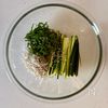 生でもおいしい！《ズッキーニとしらすの和風サラダ》の工程1