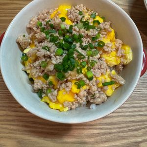 N'sの作ってみた!投稿(10分で簡単！【鶏そぼろ卵丼】)