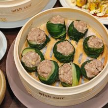【チンゲン菜シュウマイ】インパクト大!パッと目を引く逸品