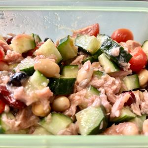 なおの作ってみた!投稿(栄養満点!混ぜるだけ♪【きゅうりとトマトとお豆のツナサラダ】)