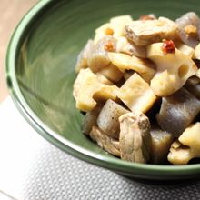 トマトの塩漬調味料「そるとまと®」で豚肉とれんこんの煮物