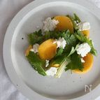『手作りカッテージチーズ』柿とセロリの葉のサラダ