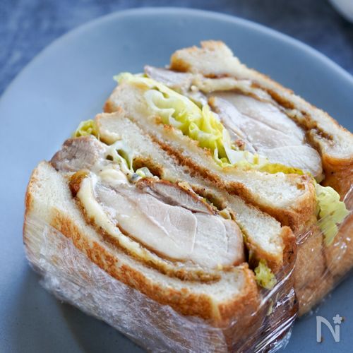 『チキン玉ねぎソース&チーズのサンド』ソースが合う合う♡