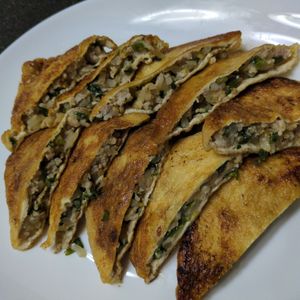 さこ　マロ美の作ってみた!投稿(【もやしとニラの油揚げ餃子】簡単節約おかず♡おつまみにも◎)
