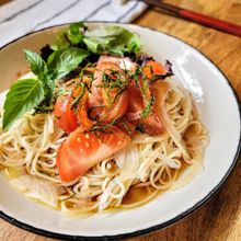 麺つゆ漬けトマト+オリーブオイルで”漬けトマトそうめん”