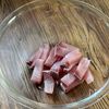 切って和えるだけ！【刺身のごまだれ和え】の下準備