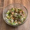 【簡単1分】混ぜてのせるだけ「しらす納豆もずく丼」の工程1