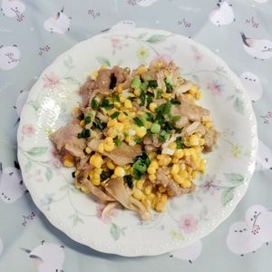 ぴんくツバメの作ってみた!投稿(家族絶賛【豚こまととうもろこしの味噌バター炒め】箸がとまらん)