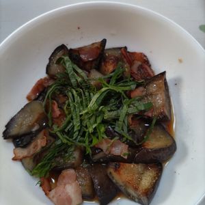 KUMIKOの作ってみた!投稿(【なすベーコン南蛮】じゅわっと絶品♡食材も調味料も２つだけ！)