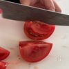 【飲み干したくなる！トマトと玉ねぎサラダ】5分で簡単にの工程1