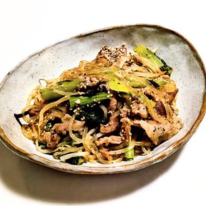 ごんべすの作ってみた!投稿(『豚肉と小松菜ともやしの中華風春雨炒め』ご飯がススム！簡単◎)