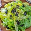 ちぎって和えるだけ!レタスと海苔のやみつき中華サラダの工程2