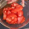 材料４つでバル風♪【トマトとアボカドのメキシカンサラダ】の工程1
