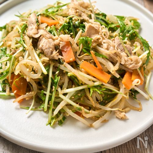 【豚肉と水菜ともやしとにんじんの中華風和え物】おつまみに！