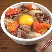 トマトのさっぱりすき焼き丼