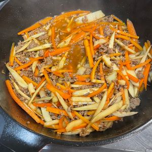 1169387の作ってみた!投稿(ご飯にかけて何杯でもいける♡『韓国風♪きんぴらそぼろ』)