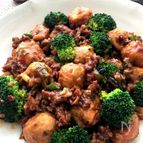 白いごはんが止まらない！里芋とひき肉のオイスターソス炒め