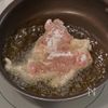 ただ焼いて漬けるだけ。ご飯が無限に進む【バリバリ山賊焼き】の工程2