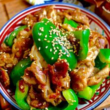 ＼焼肉のタレ／ワンパン10分【豚こまピーマンのスタミナ炒め】