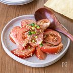 【火を使わず5分】トマトの中華風ダブル胡麻和え｜即席副菜