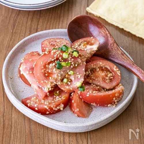 【火を使わず5分】トマトの中華風ダブル胡麻和え｜即席副菜
