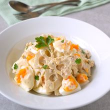 副菜にもおつまみにも。れんこんツナたまサラダ