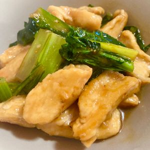 ゆかりの作ってみた!投稿(鶏むね肉で節約・美味しい！小松菜と鶏の台湾風コク旨炒め)