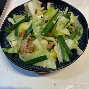 1169387の作ってみた!投稿(【ひき肉キャベツのにんにく醤油炒め】10分で完成！食欲そそる)