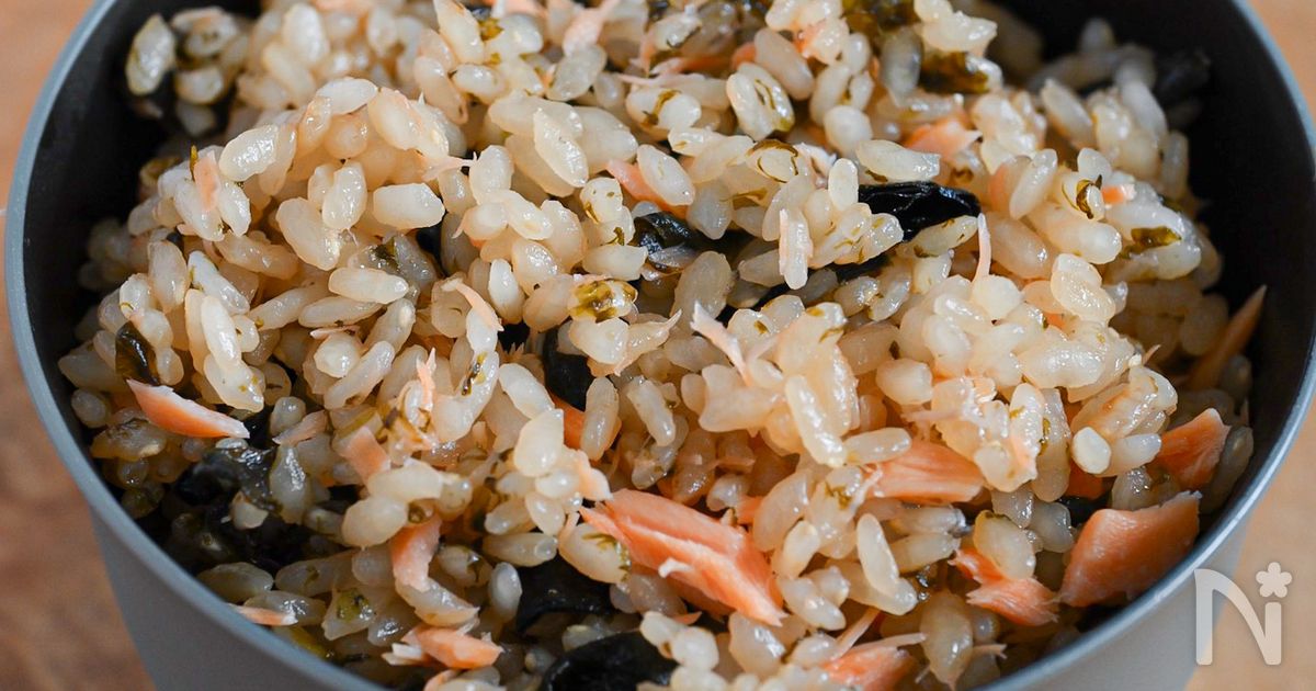 包丁なし！火も使わない！塩鮭と海苔の炊き込みごはん