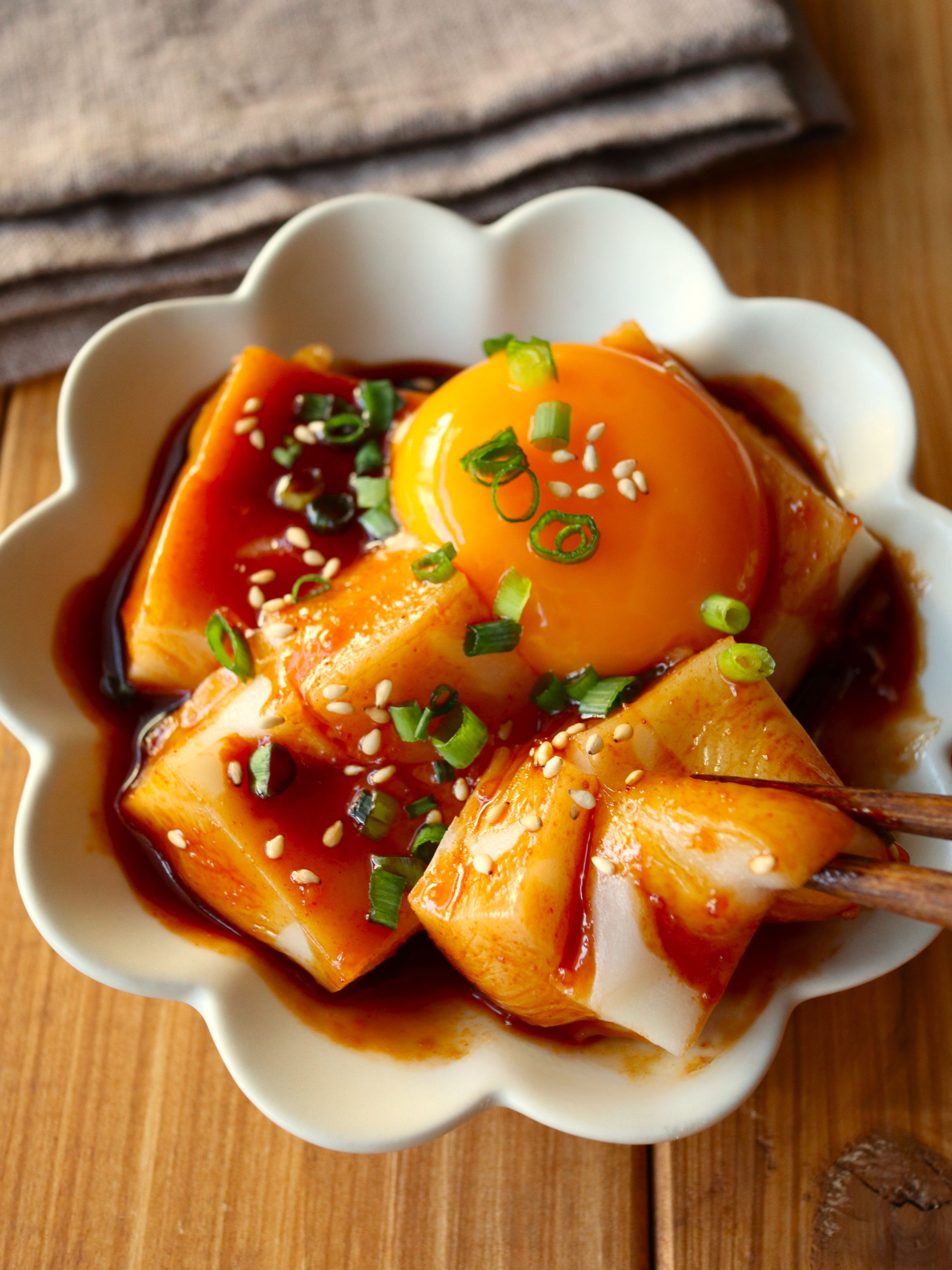 レンジで5分！【韓国風！旨辛ヤンニョム餅】胡麻油香る♩ | レシピ