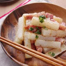 長芋とベーコンのコンソメ炒め