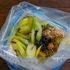 セロリの塩こんレモンサラダ漬けの工程1