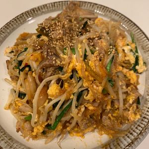 ぐ〜たら子の作ってみた!投稿(【豚ニラ玉の旨辛キムチ炒め】ご飯が進む！やみつきピリ辛おかず)
