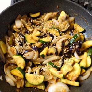 ヒラメの作ってみた!投稿(ご飯泥棒！なすとズッキーニの味噌ツナ炒め(作り置きにも◎）)