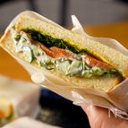 クッキングシートで包む！失敗しないサーモンのサンドウィッチ
